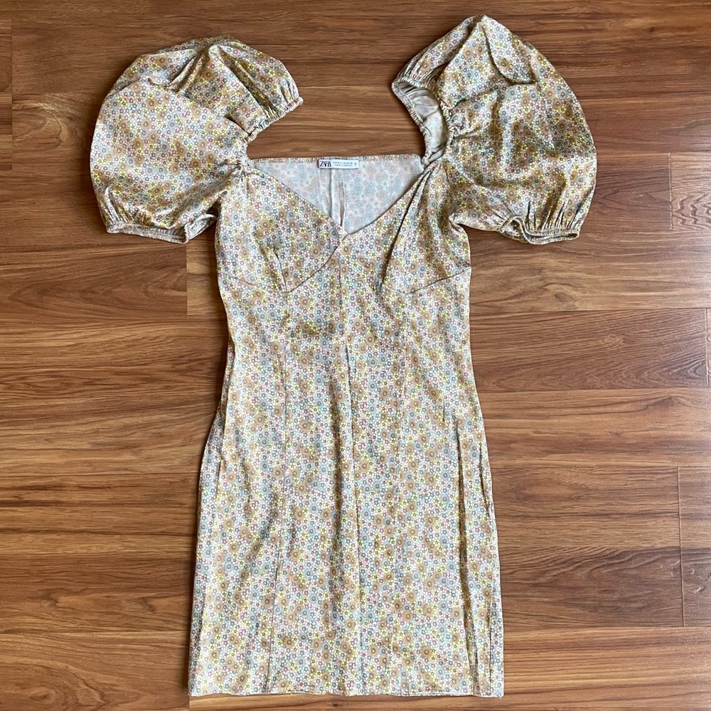 🌸 Zara Satin Effect Puff Sleeve Spring / Summertime Dress